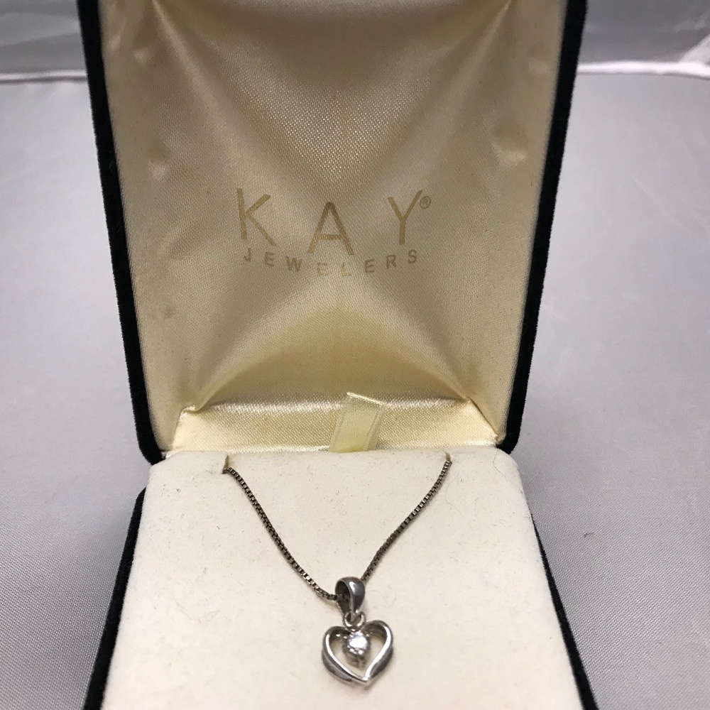 KAY JEWELERS Mother's Day Heart Diamond Necklace S